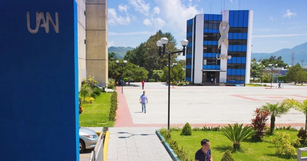 Explanada de la Universidad Autónoma de Nayarit